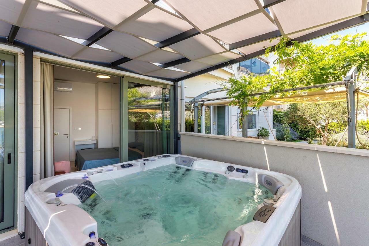 Luxury Apartment With Hot Tub Omis Exterior photo