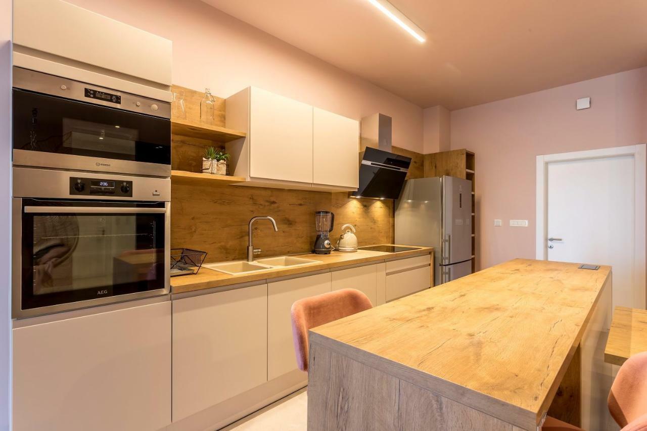 Luxury Apartment With Hot Tub Omis Exterior photo