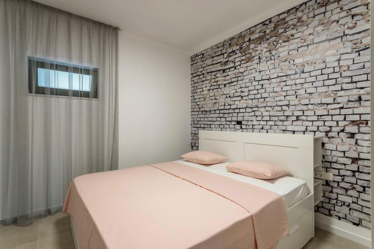 Luxury Apartment With Hot Tub Omis Exterior photo